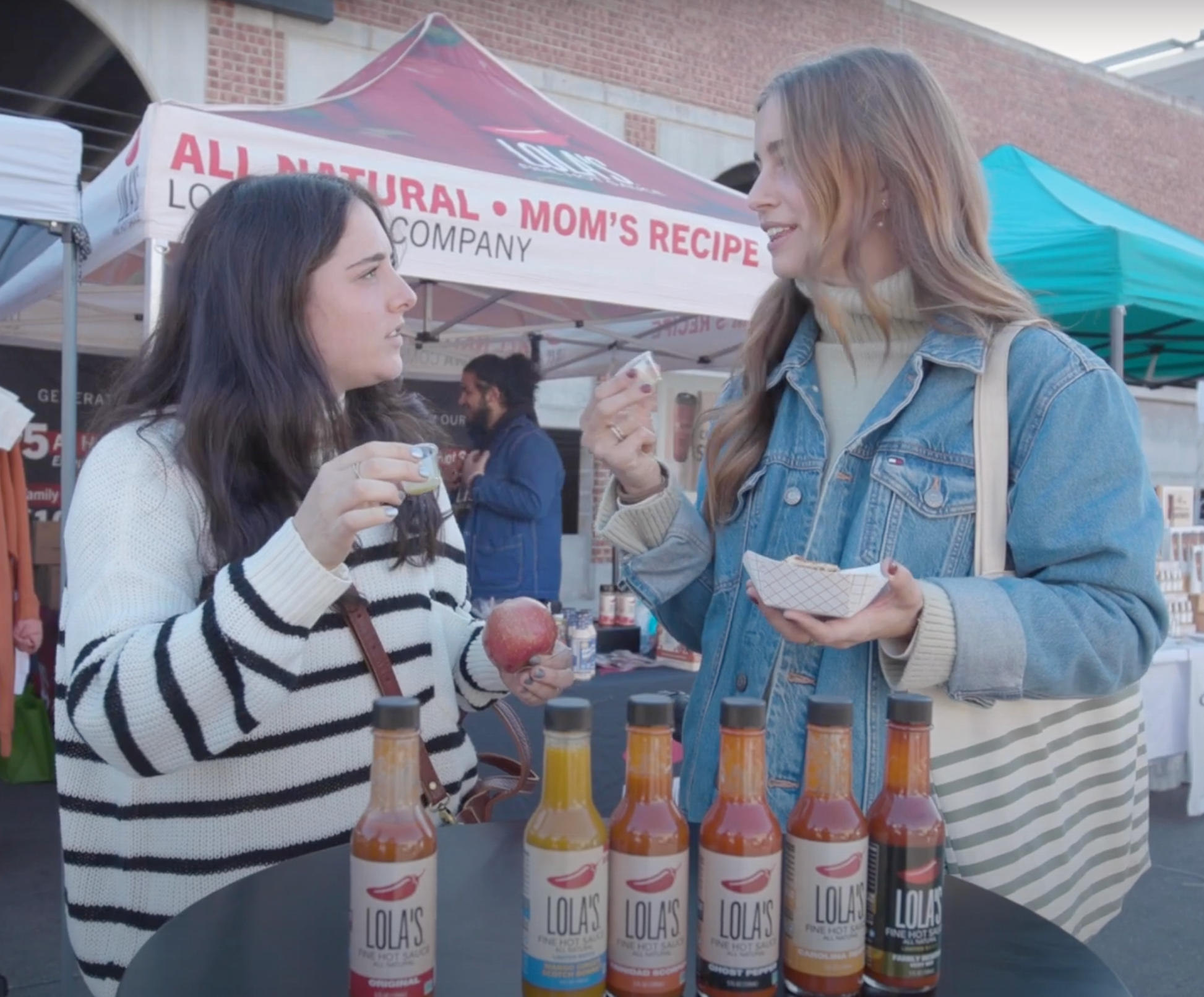 People React to Lola's Fine Hot Sauce at the Des Moines Iowa Farmers' Market